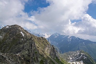 Aletsch Buzulu Doğu Bernese Alps İsviçre Valais kentinde en büyük buzul olduğunu.