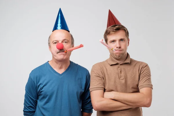 Los Infelices Están Fiesta Cumpleaños Hijo Padre Están Molestos Quieren —  Fotos de Stock