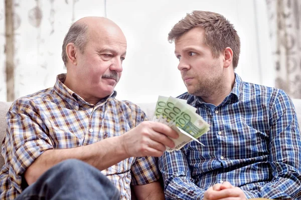 Elderly Father Lends Money His Adult Son Helps His Child — Stock Photo, Image