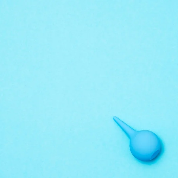 Μπλε υποκλυσμό σε έγχρωμο φόντο. lay επίπεδη προβολή — Φωτογραφία Αρχείου