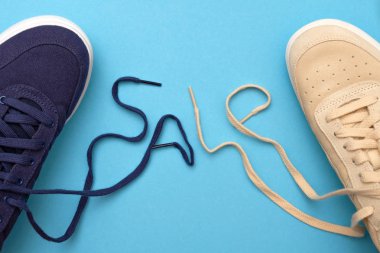 Kadın spor ayakkabı bağcıklarımı satış metin ile.