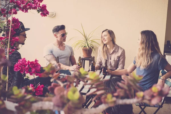 Geluk Voor Overwinning Vakantie Tijd Met Groep Mensen Mannen Vrouwen — Stockfoto