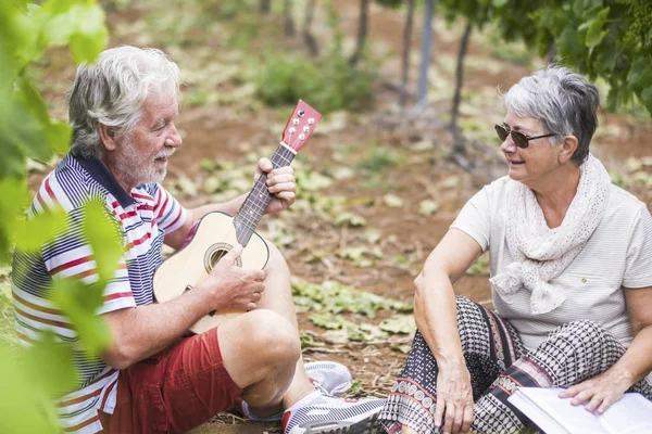 Couple Caucasian Adult Senior Stay Together Outdoor Leisure Activity Playing — Stock Photo, Image