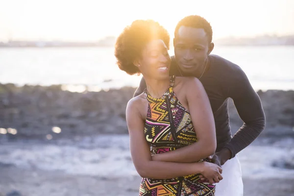 Belo Casal Modelos Africanos Raça Negra Vestido Tradicional Divertir Amar — Fotografia de Stock