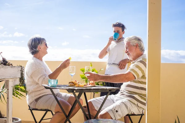 Familia Felicidad Ocio Actividad Aire Libre Concepto Para Los Abuelos —  Fotos de Stock