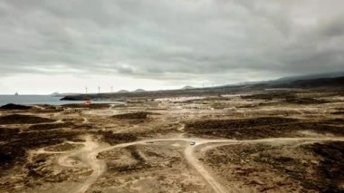 Fuerteventura, Kanarya Adaları içinde volkanik manzara havadan görünümü.