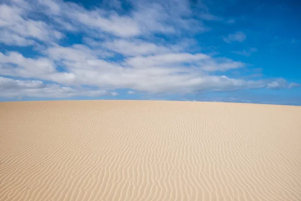 Imagen Mínima Paisaje Con Dos Colores Azul Amarillo Suelo Desértico — Foto de Stock