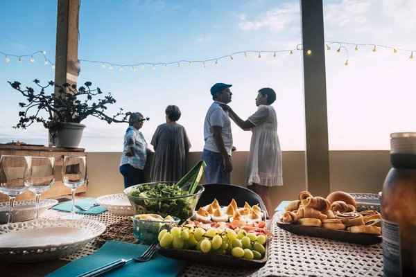 Concentrer Sur Une Table Pleine Fruits Frais Autres Amis Prêts — Photo