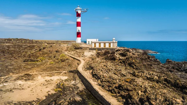 Vista Del Faro Orilla Sobre Fondo Del Océano — Foto de Stock