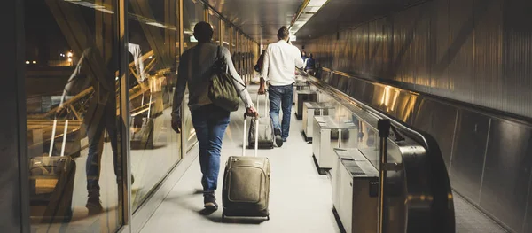 Les Voyageurs Aéroport Prêts Prendre Avion Viennent Arriver Une Nouvelle — Photo