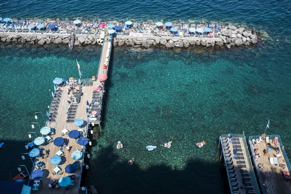 Piers Sorrento Turist Ile Üstten Görünüm — Stok fotoğraf