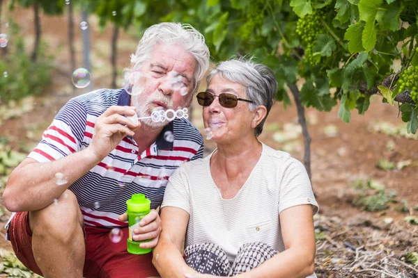 Senior Mature People Having Fun Together Bubble Soap — Stock Photo, Image