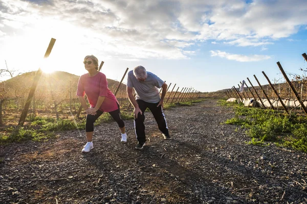 Paar Erwachsener Senioren Die Morgens Gemeinsam Sport Treiben — Stockfoto