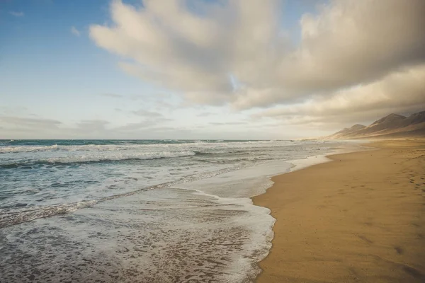 Одинокий Пляж Концепция Летнего Отдыха — стоковое фото