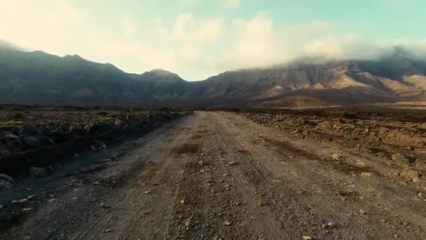 Autorijden Lege Weg Woestijn Tijdens Zonsondergang Reis Concept — Stockvideo