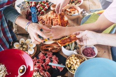 birlikte kahvaltı insanların üst görünümü