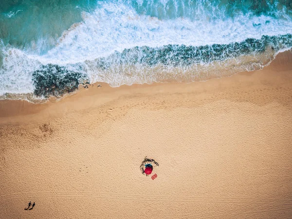 Vue Aérienne Des Vagues Océaniques Plage Sable Avec Des Touristes — Photo