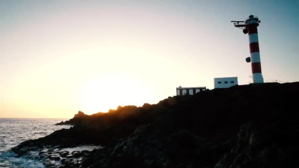 Laps Temps Phare Sur Bord Mer Pendant Coucher Soleil — Video