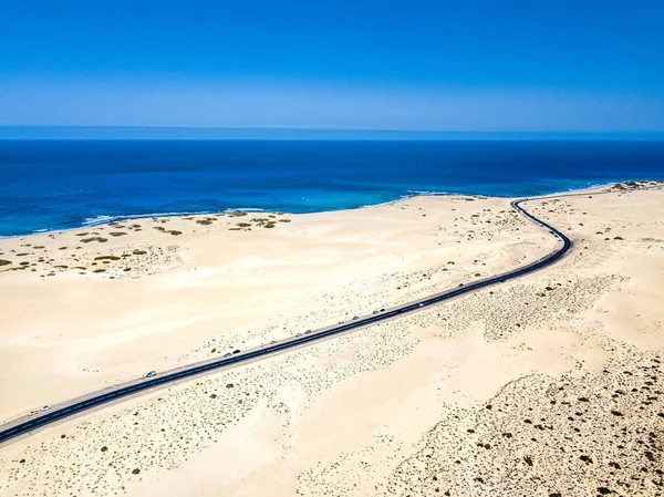 Vue Aérienne Route Asphaltée Droite Noire Avec Sable Désert Des — Photo