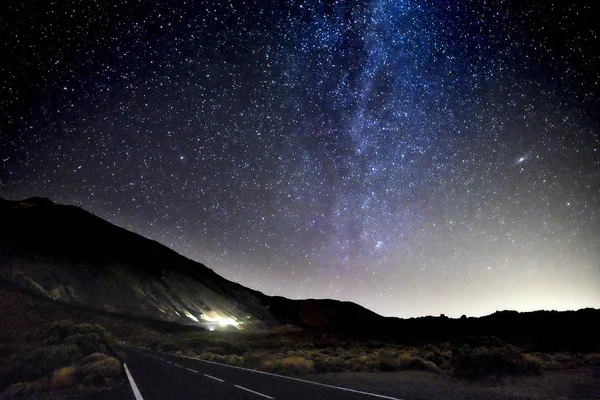 Paesaggio Notturno Con Lattea Concetto Galassia Mondo Dei Viaggi — Foto Stock