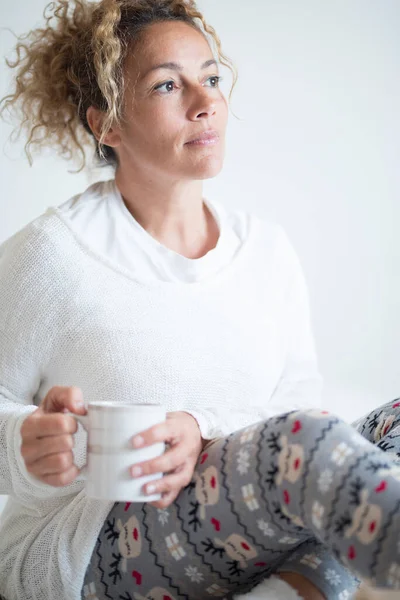 Joven Belleza Piel Mediana Edad Mujer Adulta Disfrutar Mañana Brillante — Foto de Stock