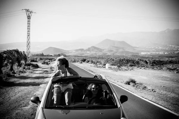 Black White Conceptual Travel Adventure Friends Concept Couple Young Middle — Stock Photo, Image