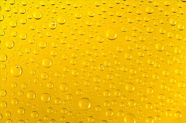 Gotas Agua Transparente Con Reflejo Luz Sobre Fondo Color Limonada — Foto de Stock