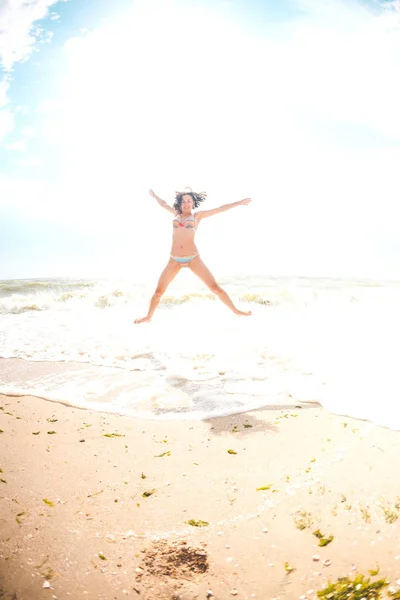 Girl Jumping Beach Placing Her Hands Wide Slender Woman Resting — Stock Photo, Image