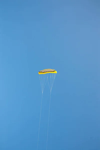 Kitesurf Contra Céu Azul Descanso Ativo Viagem — Fotografia de Stock