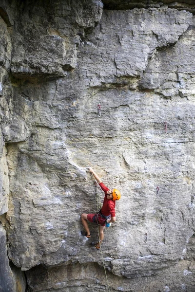 Man Helmet Climbs Rock Climbing Nature Fitness Outdoors Active Lifestyle — Stock Photo, Image