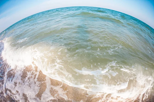 Havet Solnedgången Stranden Oceanen Vågorna Bryter Den Sandiga Stranden — Stockfoto