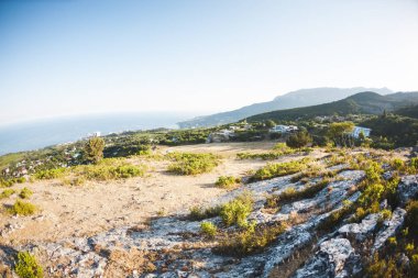 Güzel dağ manzarası. Karadeniz kıyısında bir bakış. Güzel yerlere seyahat.