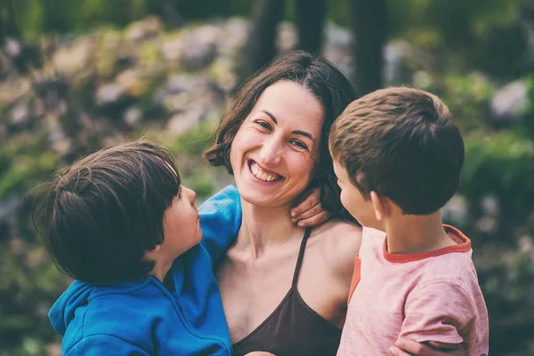 Eine glückliche Familie. — Stockfoto