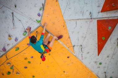 Yapay bir rahatlama dağcı trenlerde.