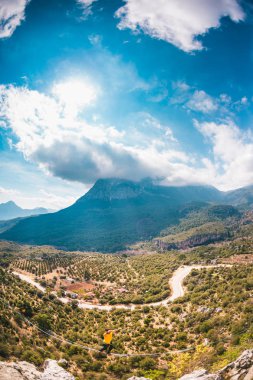 Highline dağlarda.