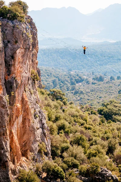 Highline en las montañas . —  Fotos de Stock