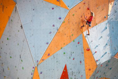 Yapay bir rahatlama dağcı trenlerde.