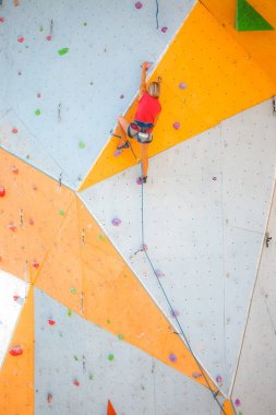 Yapay bir rahatlama dağcı trenlerde.