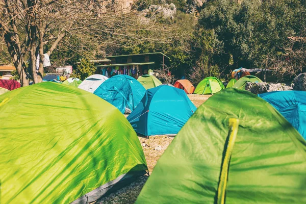 Tende nel campeggio . — Foto Stock