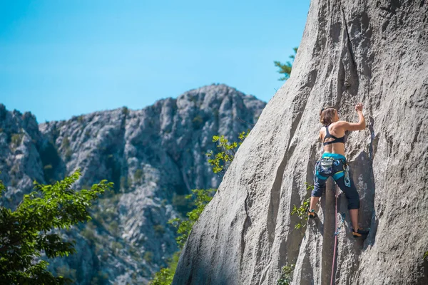 Escalada en roca y montañismo en el Parque Nacional Paklenica . —  Fotos de Stock