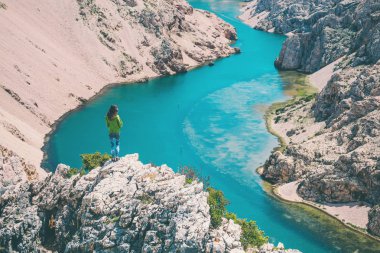 Kanyon dibinde nehir Bend.