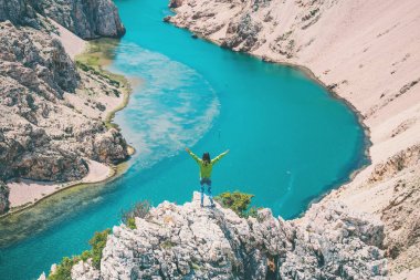 Kanyon dibinde nehir Bend.