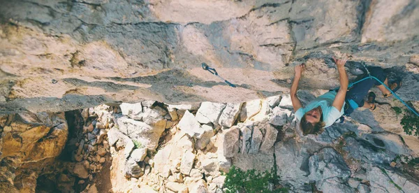 Escalada en roca y montañismo en el Parque Nacional Paklenica . — Foto de Stock
