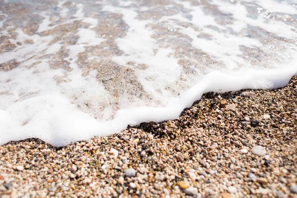 Mare onda e schiuma primo piano . — Foto Stock