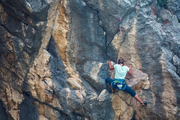 Vrouw betrokken in extreme sport. — Stockfoto