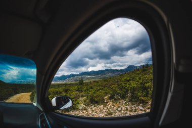 araç penceresinden manzara görünümü
