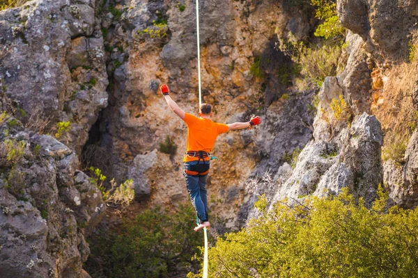 Highline w górach. — Zdjęcie stockowe