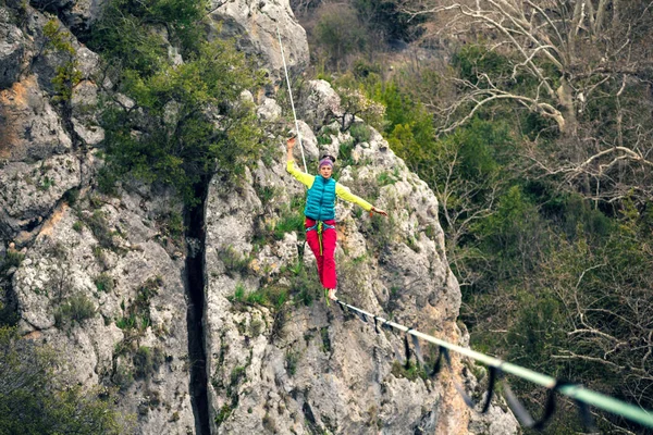 Highline w górach. — Zdjęcie stockowe