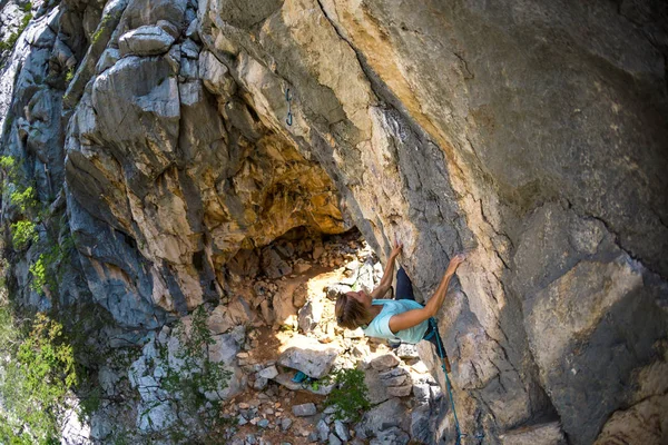 Wspinaczka skałkowa i alpinizm w parku narodowym Paklenica. — Zdjęcie stockowe