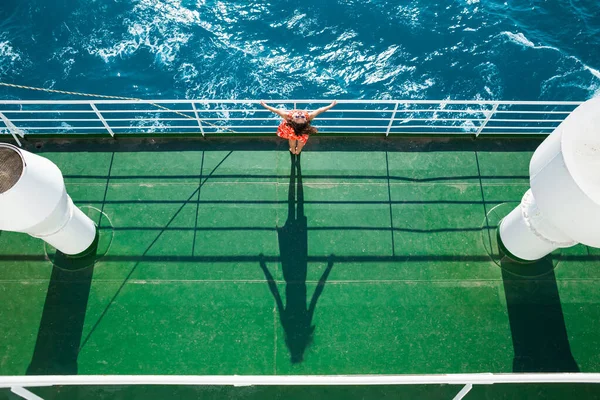 Woman Sailing Cruise Ship Girl Standing Fence Ship Looking Sea — Stock Photo, Image